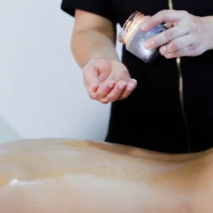 Massagem com Vela Aromática